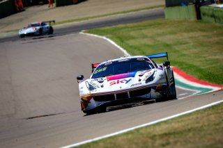 #93 SKY - Tempesta Racing GBR Ferrari 488 GT3 Pro-Am Cup Chris Froggatt GBR Jonathan Hui HKG Eddie Cheever GBR, Pre-Qualifying
