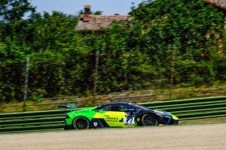 #77 Barwell Motorsport GBR Lamborghini Huracan GT3 Evo Pro-Am Cup Leo Machitski RUS Rob Collard GBR Sandy Mitchell GBR, Pre-Qualifying

