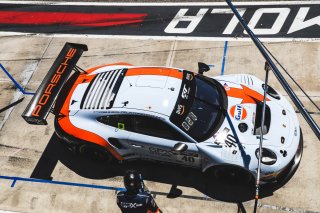 #40 GPX Racing UAE Porsche 911 GT3-R (991.II) - Romain Dumas FRA Louis Deletraz CHE Thomas Preining AUT, Pit Lane, Pre-qualifying
