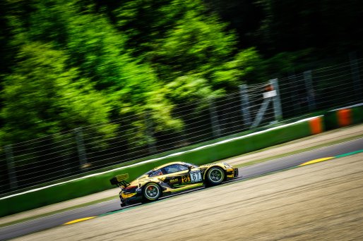 #67 Dinamic Motorsport ITA Porsche 911 GT3-R (991.II) Pro-Am Cup Roberto Pampanini ITA Ivan Jacoma CHE Mauro Calamia CHE, Race
 | SRO / Dirk Bogaerts Photography