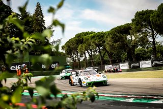 #12 GPX Racing UAE Porsche 911 GT3-R (991.II) - Patrick Pilet FRA Mathieu Jaminet FRA Matt Campbell AUS, Race
