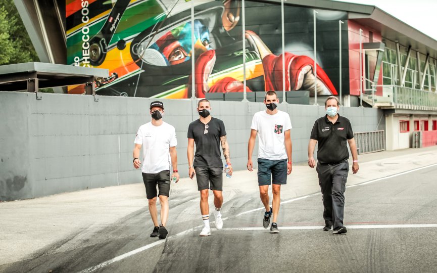 Trackwalk
