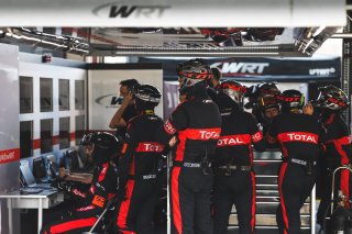Pitlane, Qualifying 1
