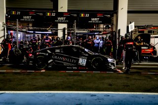 Pitlane, Race 1
