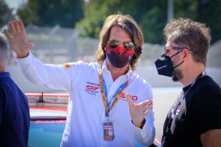 Gridwalk, Race
