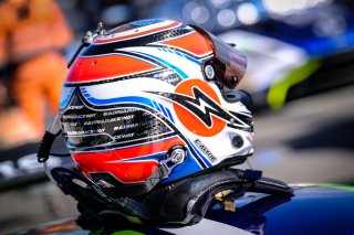 Gridwalk, Race
