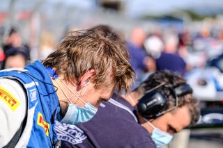 Gridwalk, Race
