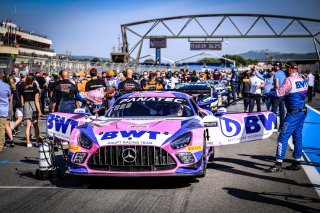 Gridwalk, Race
