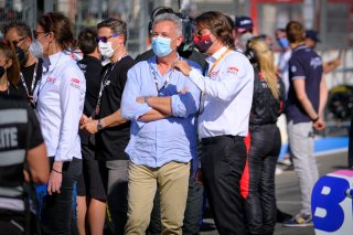 Gridwalk, Race
