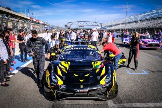 Gridwalk, Race
