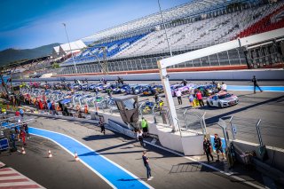 Gridwalk, Race
