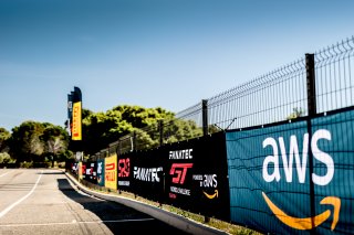 Paddock
