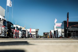 Paddock
