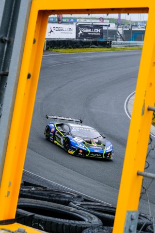 #77 Barwell Motorsport GBR Lamborghini Huracan GT3 Evo Miguel Ramos PRT Henrique Chaves PRT Pro-Am Cup, Free Practice
