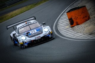#54 Dinamic Motorsport ITA Porsche 911 GT3-R (991.II) Adrien De Leener BEL Christian Engelhart DEU Pro, Qualifying 1
