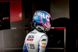 Pitlane, Race 1

