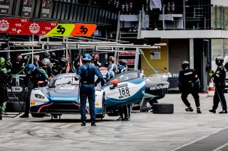 Pitlane, Race 1
