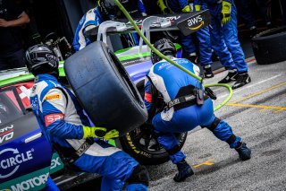 Pitlane, Race 2
