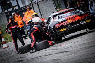 Pitlane, Race 2
