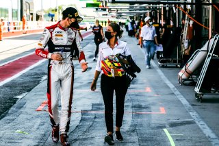 Pitlane, Qualifying 1
