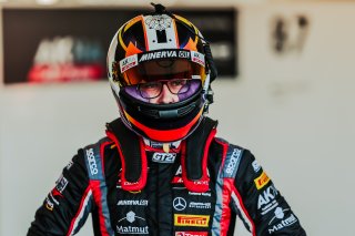 Pitlane, Qualifying 1
