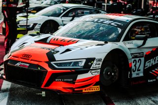 Pitlane, Qualifying 1
