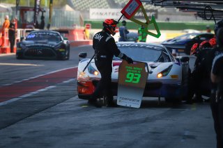 Pitlane, Qualifying 2
