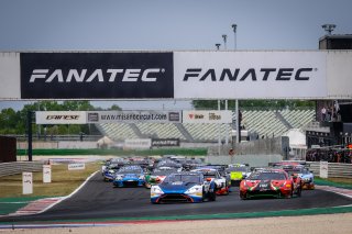#188 Garage 59 GBR Aston Martin Vantage AMR GT3 Alexander West SWE Jonny Adam GBR Pro-Am Cup, Race 2, Start
