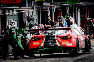 #33 Rinaldi Racing DEU Ferrari 488 GT3 Patrick Kujala FIN Benja Hites CHL Silver Cup, Pitlane, Race 2
