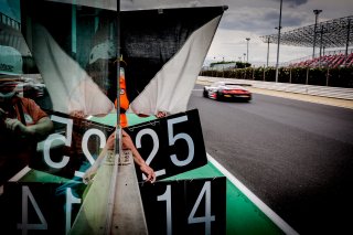 Pitlane, Race 2
