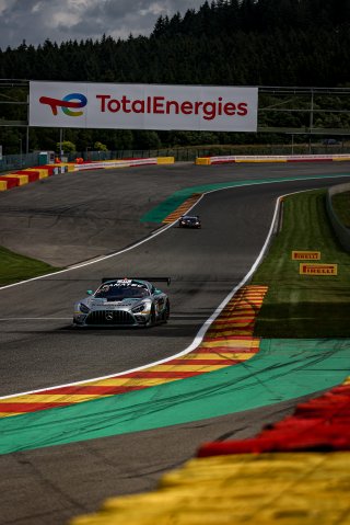 #40 SPS automotive performance DEU Mercedes-AMG GT3 Lance David Arnold DEU Yannick Mettler CHE Jordan Love AUS Miklas Born CHE Silver Cup, Free Practice
