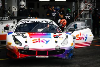 #93 SKY - Tempesta Racing GBR Ferrari 488 GT3 Matteo Cressoni ITA Chris Froggatt GBR Jonathan Hui HKG Eddie Cheever ITA Pro-Am Cup IGTC, Pitlane, Pre-Qualifying
