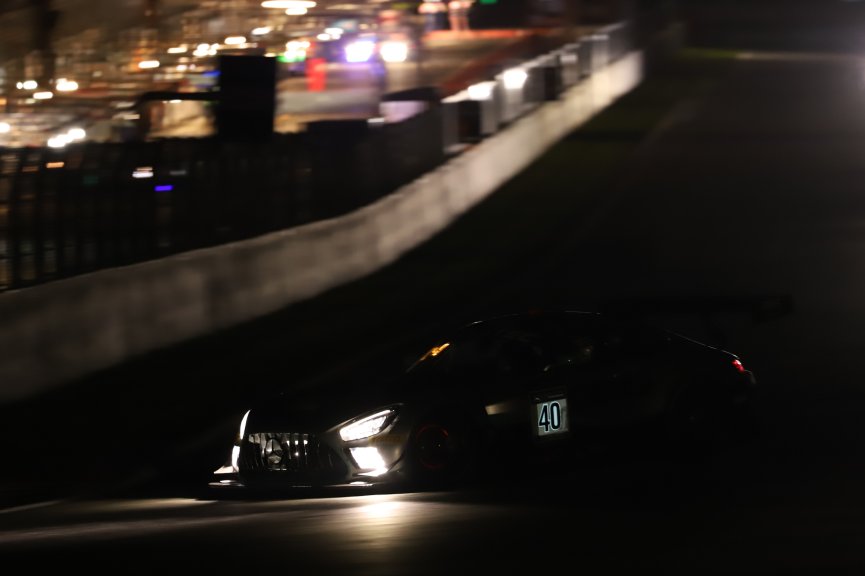 #40 SPS automotive performance DEU Mercedes-AMG GT3 Lance David Arnold DEU Yannick Mettler CHE Jordan Love AUS Miklas Born CHE Silver Cup, Night Practice
