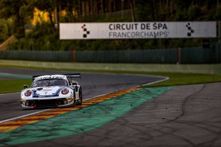 #22 GPX Martini Racing UAE Porsche 911 GT3-R (991.II) - - Matt Campbell AUS Earl Bamber NZL Mathieu Jaminet FRA Pro Cup IGTC, Superpole
 | SRO / Kevin Pecks