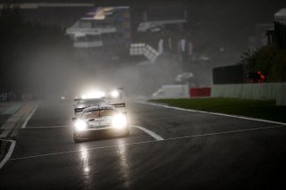 #22 GPX Martini Racing UAE Porsche 911 GT3-R (991.II) - - Matt Campbell AUS Earl Bamber NZL Mathieu Jaminet FRA Pro Cup IGTC, Race
