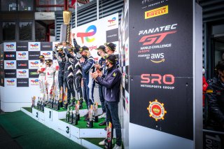 Podium, Race
