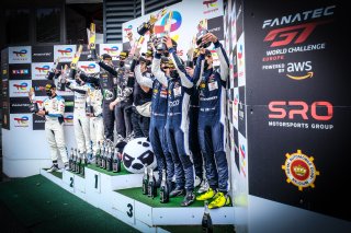 Podium, Race
