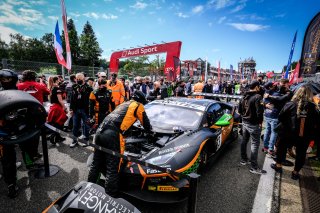 Gridwalk, Race
