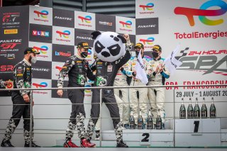 Podium, Race
