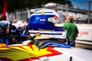 Gridwalk, Race
