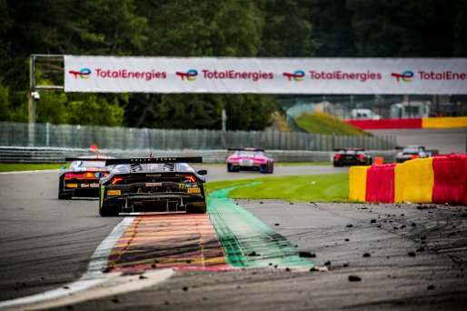 #77 Barwell Motorsport GBR Lamborghini Huracan GT3 Evo Miguel Ramos PRT Leo Machitski RUS Henrique Chaves PRT Sandy Mitchell GBR Pro-Am Cup IGTC, GT3, Race
 | SRO / Jules Benichou - 21creation