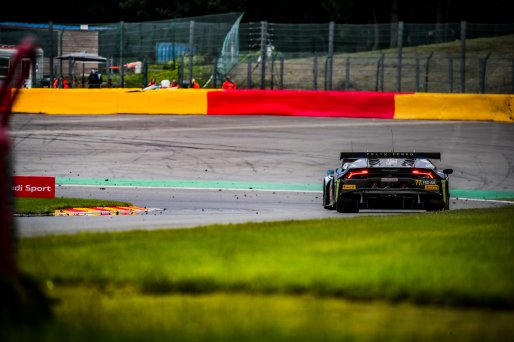 #77 Barwell Motorsport GBR Lamborghini Huracan GT3 Evo Miguel Ramos PRT Leo Machitski RUS Henrique Chaves PRT Sandy Mitchell GBR Pro-Am Cup IGTC, GT3, Race
 | SRO / Jules Benichou - 21creation