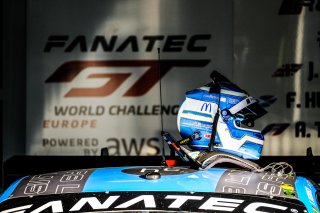Paid Test Session, Pitlane

