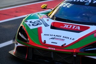 Paid Test Session, Pitlane
