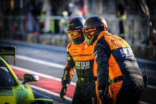 Paid Test Session, Pitlane
