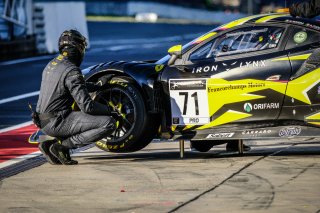 Paid Test Session, Pitlane
