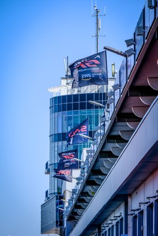 Paddock, Paid Test Session
