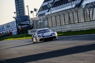 #22 GPX Racing UAE Porsche 911 GT3-R (991.II) Matt Campbell AUS Earl Bamber NZL Mathieu Jaminet FRA Pro Cup, Qualifying
