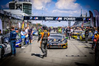 Gridwalk, Race
