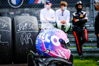 Gridwalk, Race
